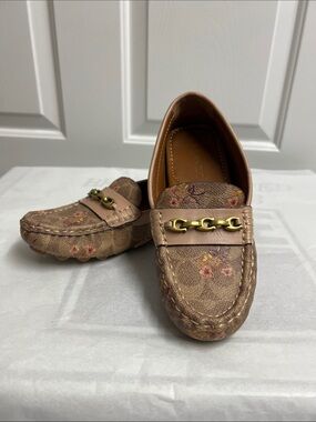 Coach Women’s floral Loafers flat shoes size 6.5 B new no box